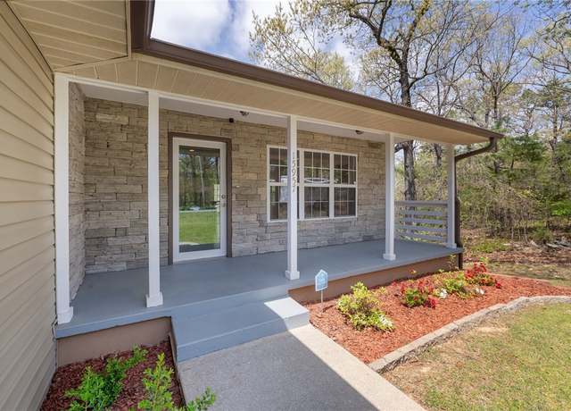 Property at 15957 Hickory Dr, Rogers, AR 72756, 4 beds, 3 baths