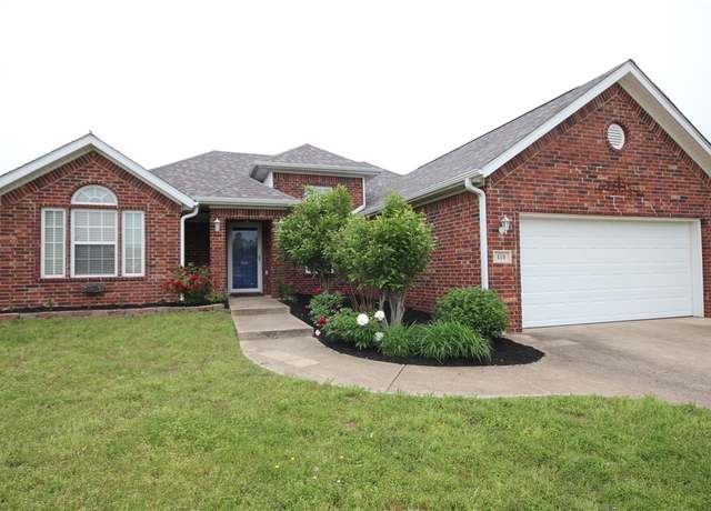 Property at 410 Division St, Centerton, AR 72719, 3 beds, 2 baths