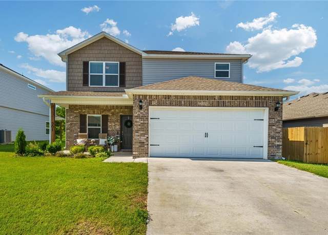 Property at 901 E Sparrow Cir, Fayetteville, AR 72701, 4 beds, 2.5 baths