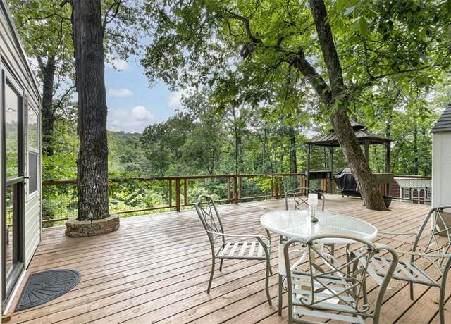 Property at 943 Hickory Ln, Pineville, MO 64856, 3 beds, 2 baths