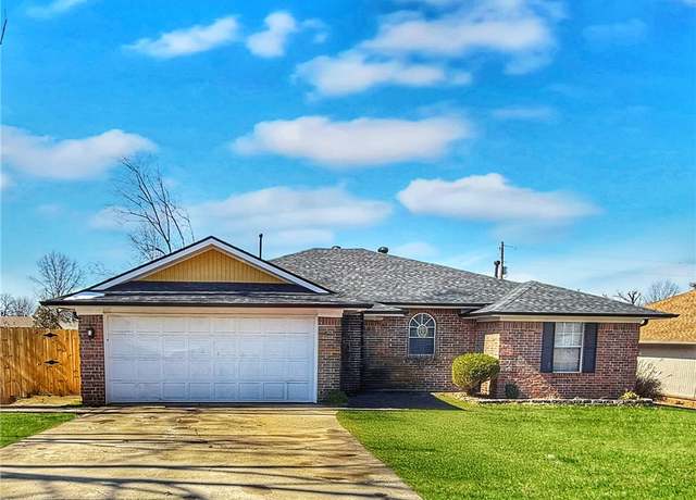 Property at 1704 S 22nd St, Rogers, AR 72758, 3 beds, 2 baths
