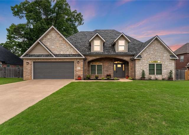 Property at 602 SW Brighton Dr, Bentonville, AR 72712, 4 beds, 3 baths