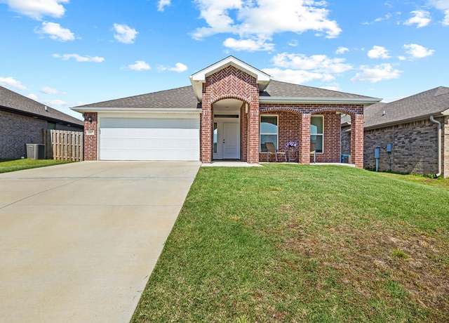 Property at 6007 NW Hoover St, Bentonville, AR 72713, 3 beds, 2 baths
