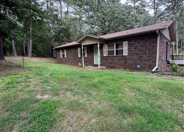 Property at 885 Mill Creek Dr, Russellville, AR 72802, 4 beds, 2 baths