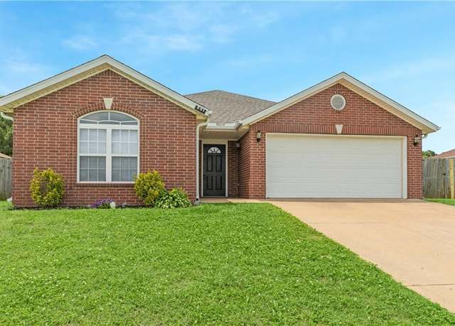 Property at 501 Firewood Dr, Centerton, AR 72719, 3 beds, 2 baths