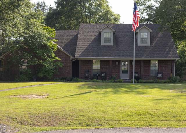 Property at 2400 Little Creek Dr, Conway, AR 72032, 4 beds, 2 baths