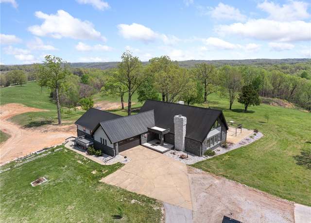Property at 5303 Hickory Hills Ln, Harrison, AR 72601, 4 beds, 4.5 baths