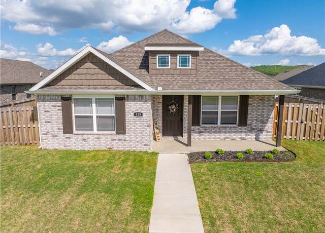 Property at 118 Broyles Ave, Fayetteville, AR 72719, 3 beds, 2 baths