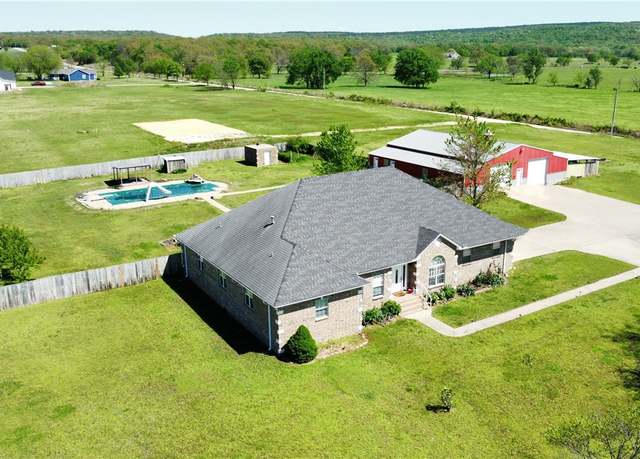 Property at 17444 16 Hwy, Siloam Springs, AR 72761, 4 beds, 3.5 baths
