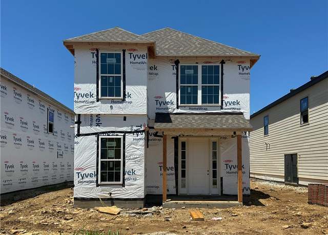 Property at 4376 W Bronco Dr, Fayetteville, AR 72704, 4 beds, 4.5 baths