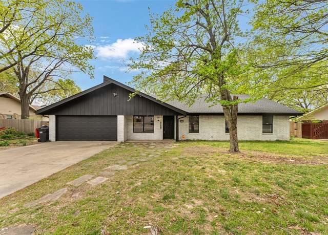 Property at 2005 Knight St, Springdale, AR 72762, 4 beds, 2 baths