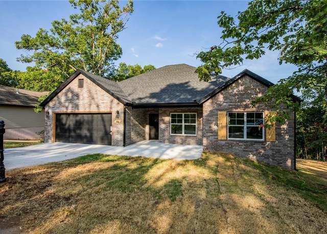 Property at 46 York Dr, Bella Vista, AR 72714, 3 beds, 2 baths
