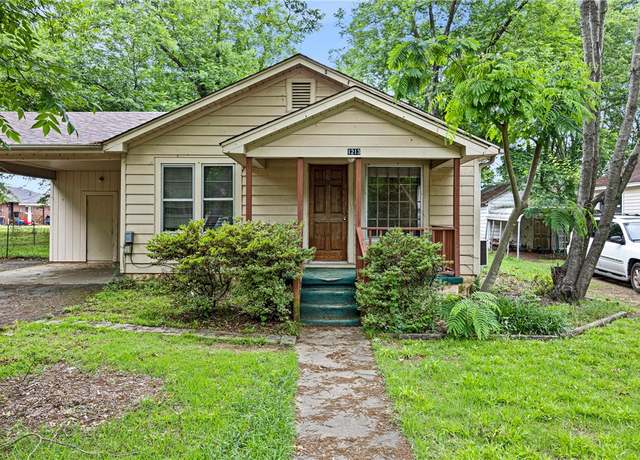 Property at 1213 N Boston Pl, Russellville, AR 72801, 3 beds, 1.5 baths