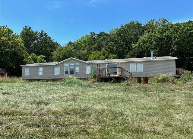 Property at 11121 Wolf Track Rd, Summers, AR 72769, 4 beds, 3 baths