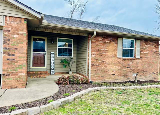 Property at 713 S Riviera Dr, Rogers, AR 72758, 3 beds, 2 baths