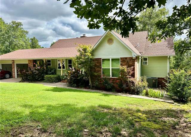 Property at 105 Cambridge Ct, Russellville, AR 72801, 4 beds, 2.5 baths