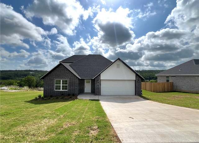 Property at 328 Presley Loop, Huntsville, AR 72740, 3 beds, 2.5 baths