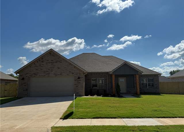 Property at 134 N Banner Ave, Farmington, AR 72730, 3 beds, 2 baths