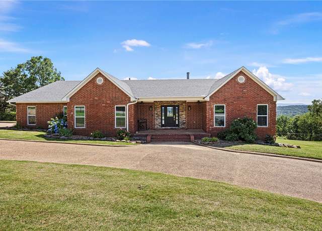 Property at 3268 Crow Mountain Rd, Russellville, AR 72802, 4 beds, 2.5 baths