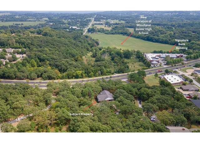 Property at 3949 N Crossover Rd, Fayetteville, AR 72703, 4 beds, 3 baths