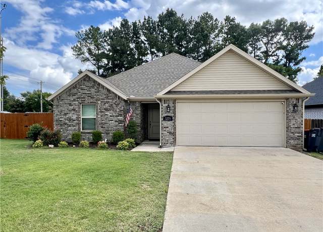 Property at 3279 Summer View Ave, Springdale, AR 72764, 3 beds, 2 baths