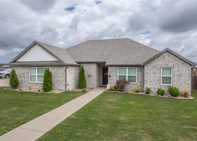 Property at 380 Tacoma St, Farmington, AR 72730, 4 beds, 2 baths