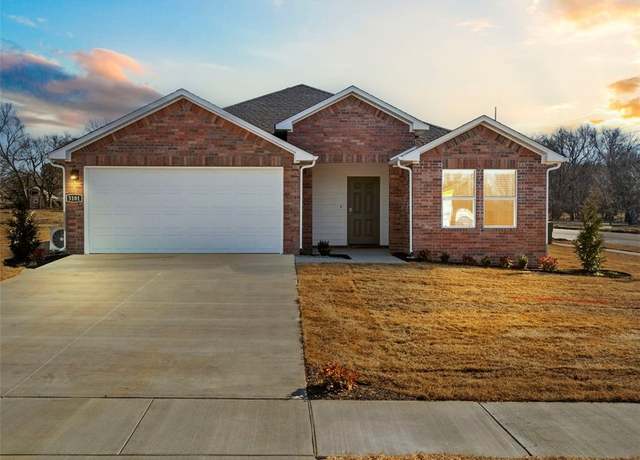 Property at 3060 Rosalee Ln, Centerton, AR 72736, 3 beds, 2 baths