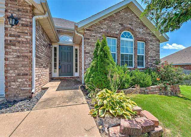 Property at 517 Tumbleweed St, Lowell, AR 72745, 3 beds, 2 baths