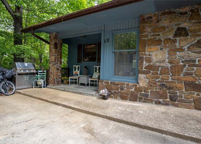 Property at 12 Barbara Ln, Bella Vista, AR 72715, 2 beds, 1.5 baths