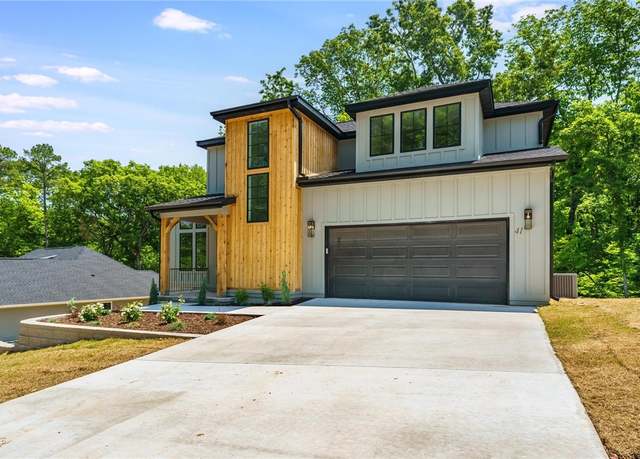 Property at 41 Westmorland Dr, Bella Vista, AR 72714, 4 beds, 2.5 baths