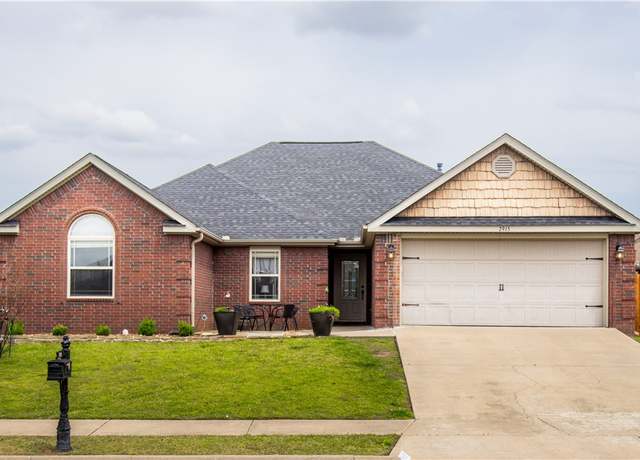 Property at 2915 N 15th Pl, Rogers, AR 72756, 4 beds, 2 baths