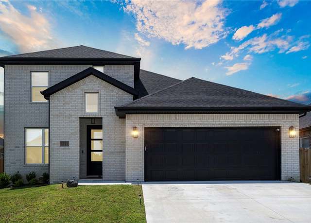 Property at 1111 Mammoth St, Bentonville, AR 72713, 4 beds, 3 baths