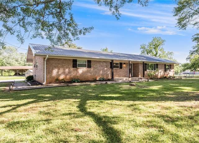 Property at 125 E Orchard Ln, Rogers, AR 72756, 3 beds, 2 baths