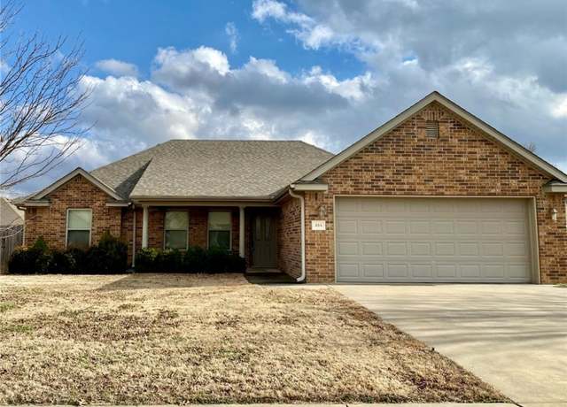 Property at 404 Cold Harbor Ave, Fayetteville, AR 72704, 3 beds, 2 baths