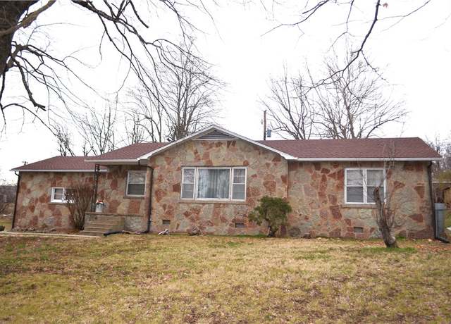 Property at 1222 Maple Grove Dr, Harrison, AR 72601, 3 beds, 2 baths