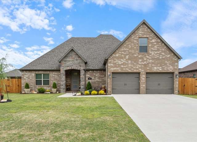 Property at 805 Lawlis Rd, Siloam Springs, AR 72761, 3 beds, 2.5 baths