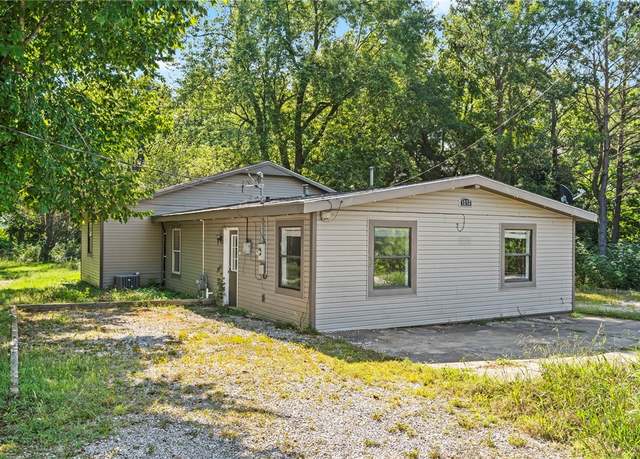 Property at 1272 N 59th Ave, Fayetteville, AR 72704, 4 beds, 2 baths