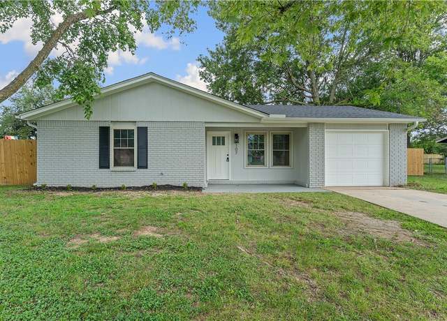 Property at 107 Eames Ave, Springdale, AR 72764, 3 beds, 2 baths