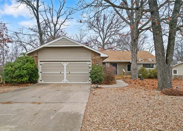 Property at 70 Walney Dr, Bella Vista, AR 72715, 3 beds, 2 baths