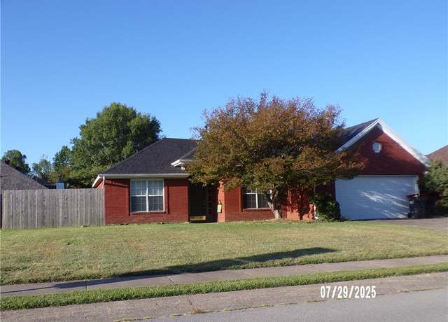 Property at 123 E Colorado Ave, Springdale, AR 72764, 3 beds, 2 baths
