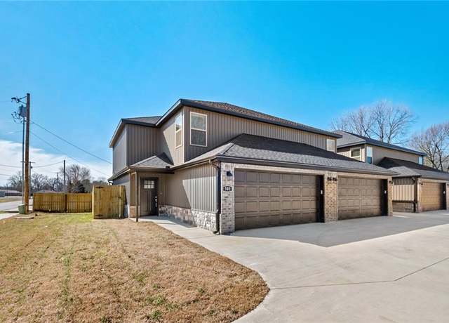Property at 501 W Arkansas St, Gentry, AR 72734, 3 beds, 2.5 baths