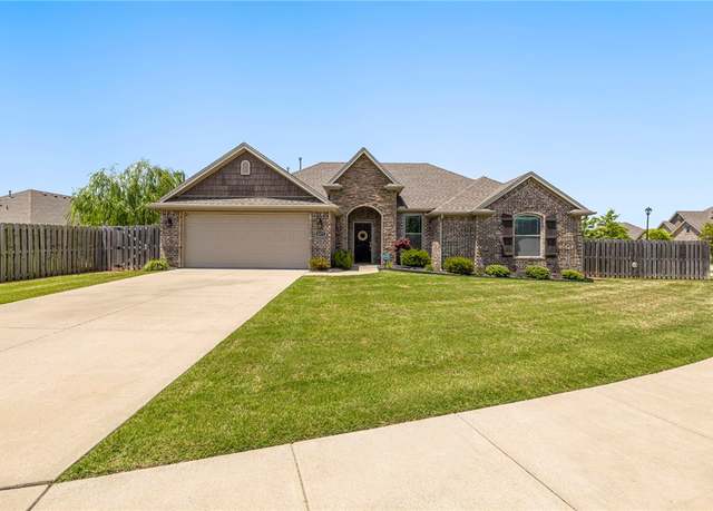 Property at 4471 W Oldham Dr, Fayetteville, AR 72704, 3 beds, 2 baths