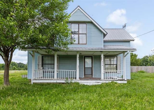 Property at 904 Main St, Gentry, AR 72734, 4 beds, 1.5 baths