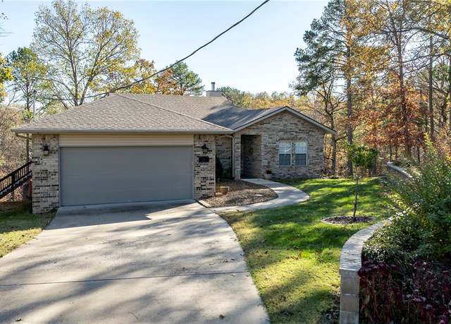 Property at 18 Marisco Ln, Bella Vista, AR 72715, 3 beds, 2.5 baths