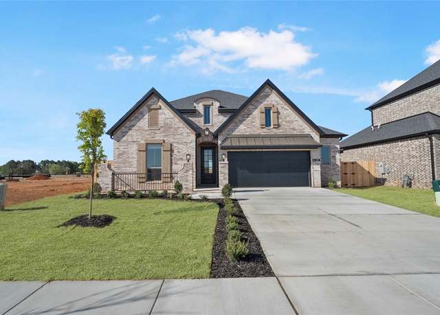 Property at 419 Fox Trl, Elm Springs, AR 72762, 4 beds, 3 baths
