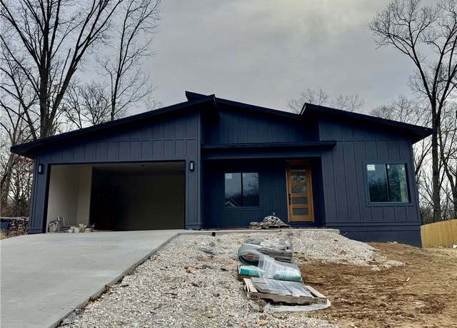 Property at 5 Chudleigh Ln, Bella Vista, AR 72714, 2 beds, 2 baths