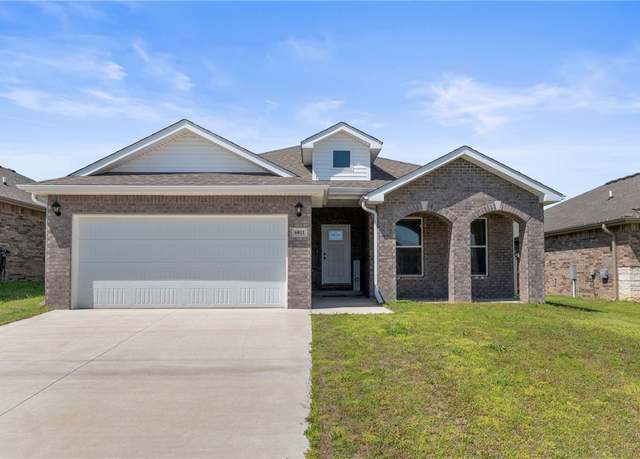 Property at 6011 NW Hoover St, Bentonville, AR 72713, 3 beds, 2 baths