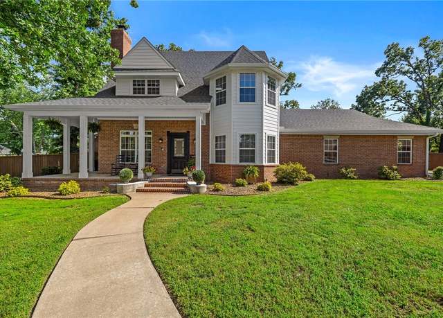 Property at 1 Geyer Rd, Bentonville, AR 72712, 4 beds, 3 baths