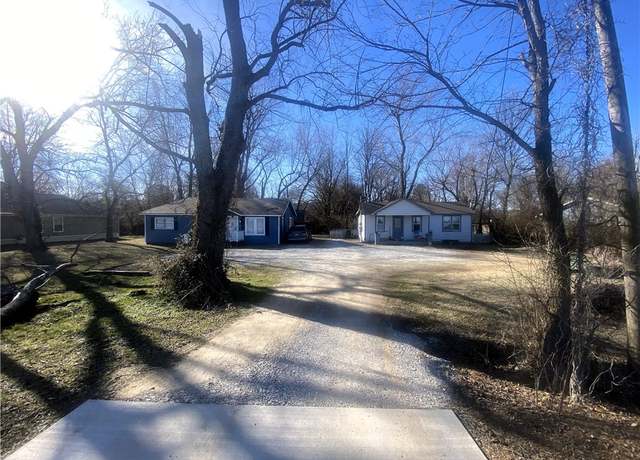 Property at 1429 and 1431 Deane St, Fayetteville, AR 72703, 2 beds, 1 bath