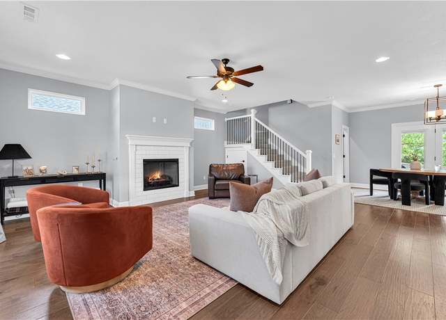Property at 3205 Summer View Ave, Springdale, AR 72764, 3 beds, 2.5 baths